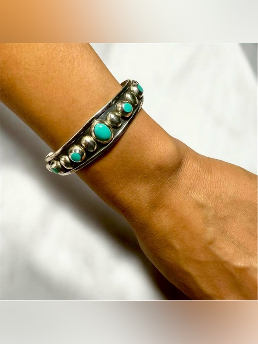 Sterling 925 Cuff Bracelet Vivid Blue Turquoises Mexico 13 grams - Picture 2 of 16